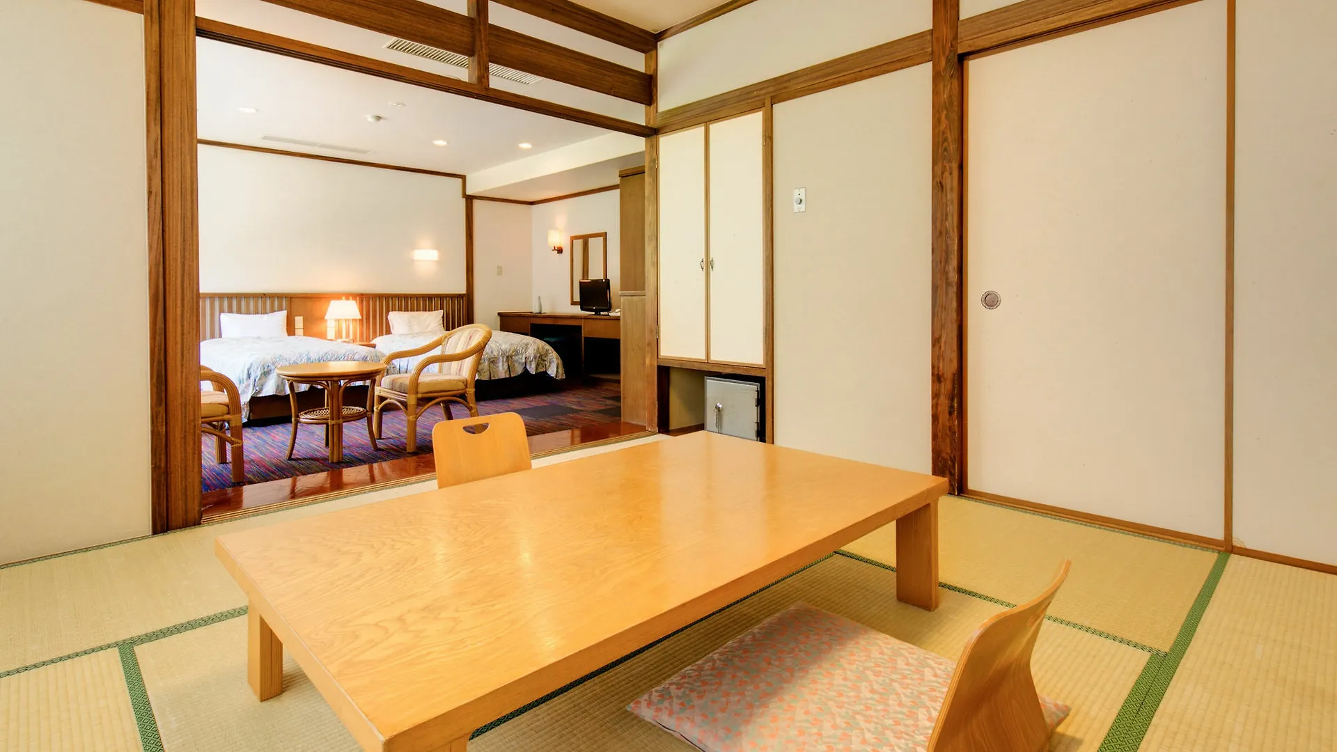 Yugawara-Onsen Manyoso Ryokan